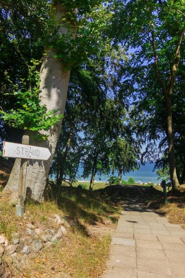 Strandhotel Lindequist ゼリン エクステリア 写真